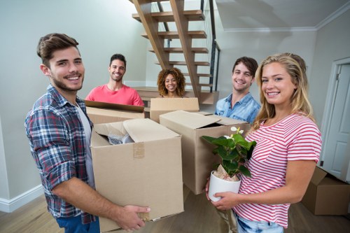 Moving truck service for homes and flats in East London